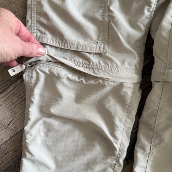 COLUMBIA Saturday trail pant convertible Cargo Pants shorts size 2 short Tan - Picture 4 of 16